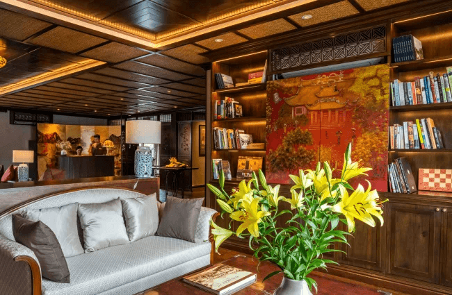Ylang-Lan-Ha-Bay-Library-Lounge-650x425 (1)