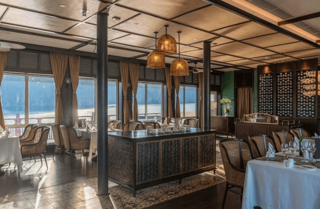 Ylang-Lan-Ha-Bay-Restaurant-650x425 (1)