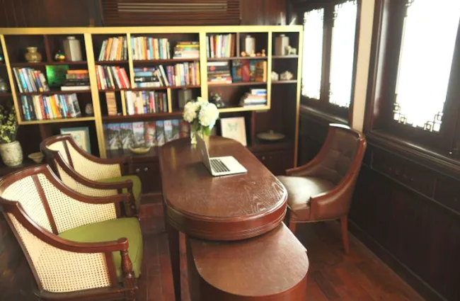 library-the-au-co-cruise-halong(1)