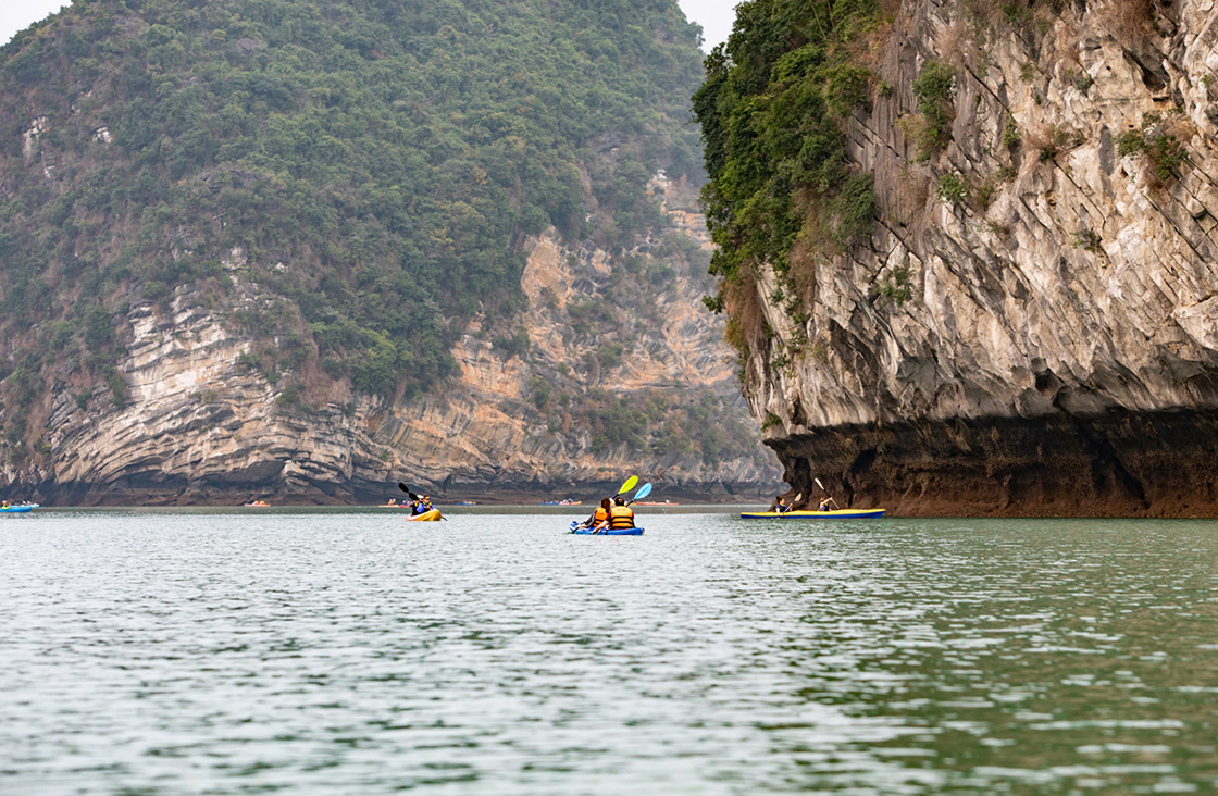 Amazing Halong Bay – 6 Reasons to Visit