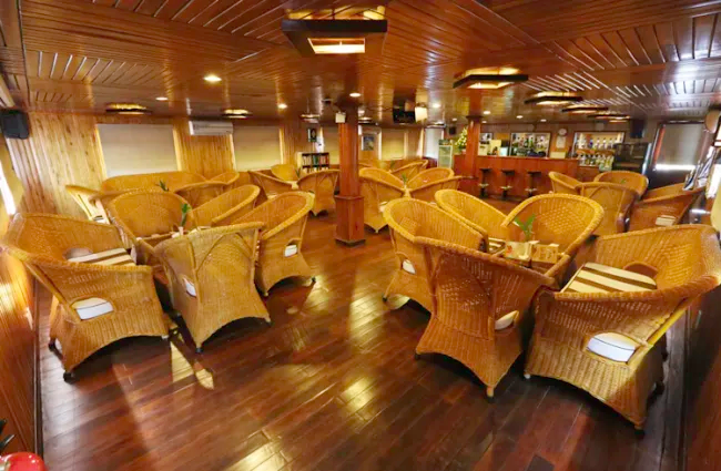 LanDiep-Cruise-Mekong-Lounge-650x425