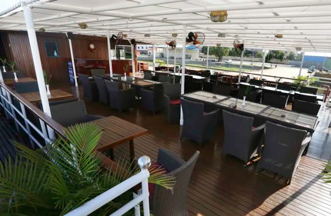 LanDiep-Cruise-Mekong-OutdoorDining-650x425