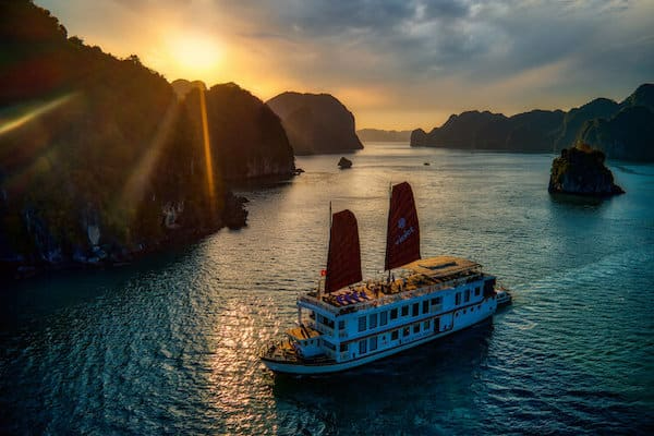 violet-jewels-of-halong-bay-day-2-21D307