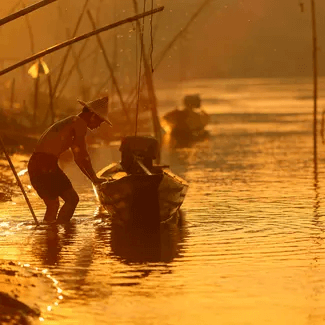 10D-LaosFamily-Mekong-River-Highlights-325x325 (1)