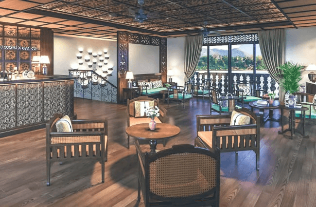 Anouvong-Laos-Cruise-Lounge-Cafe-650x425