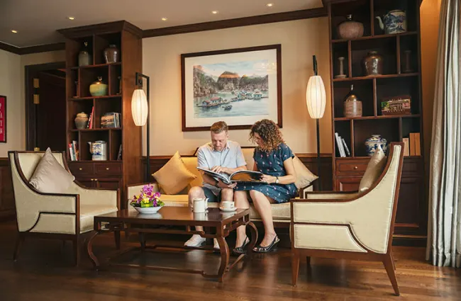 Ginger-Library-Lounge-650x425